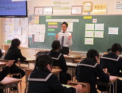 飯塚市立二瀬中学校での授業の様子