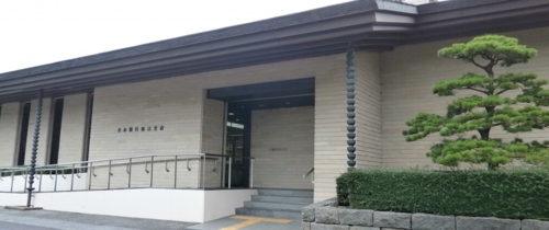 日本銀行松江支店正面玄関の写真