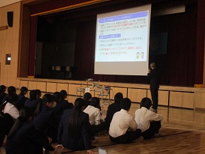 �����݂�����s������g���w�Z�̎��Ƃ̖͗l