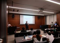 職員への質問コーナーの様子