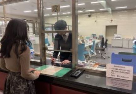 政府小切手の受付の写真